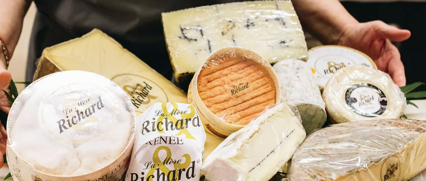 Plateau de fromages lyonnais idéale pour la dégustation, spéciale la mère Richard 